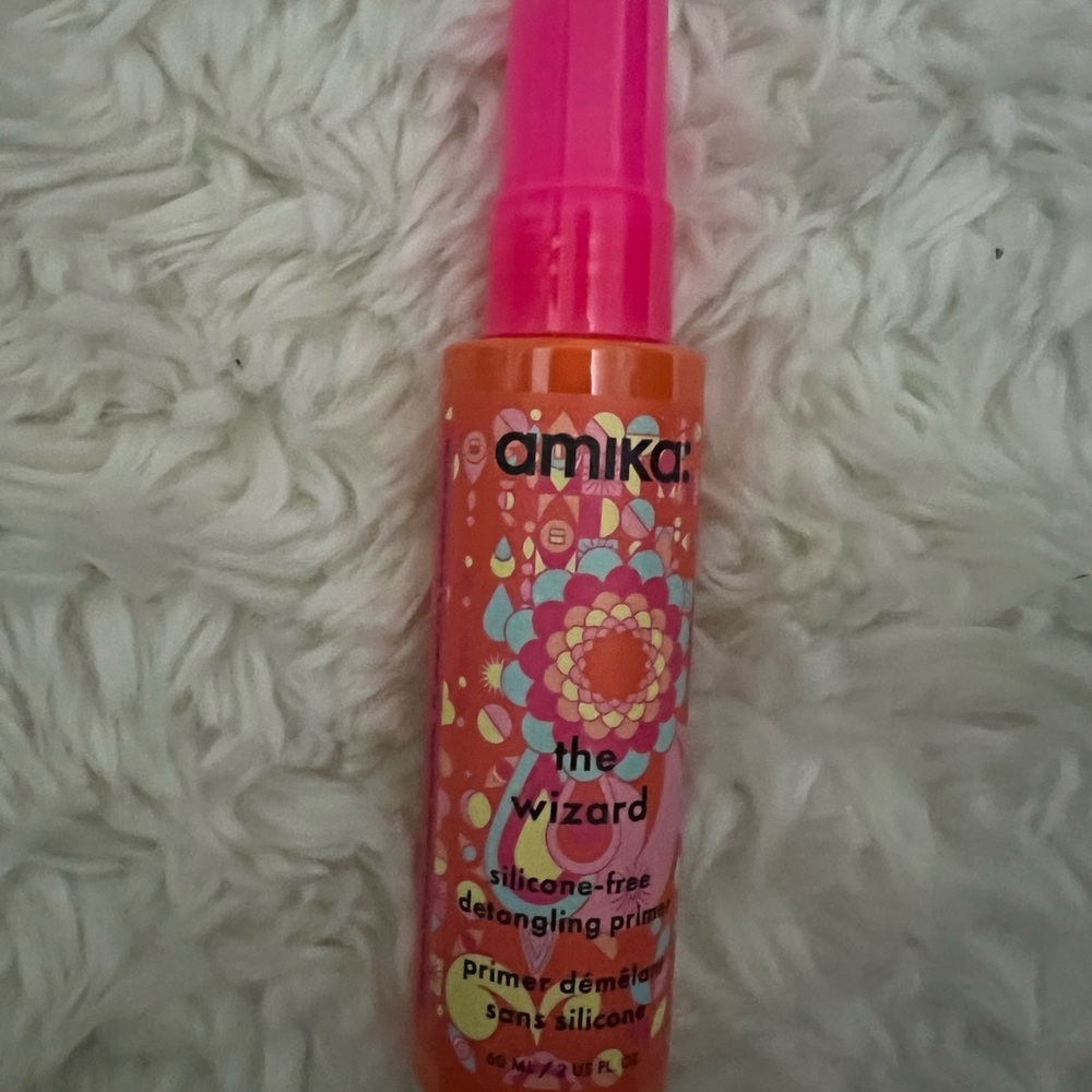 Amika The Wizard Detangling Primer in Orange and Pink